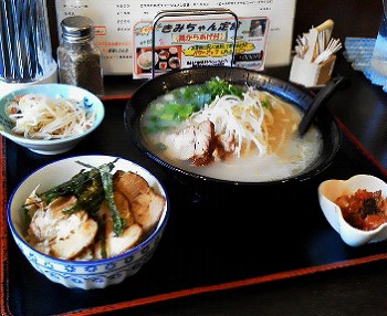 ミニチャーシュー丼とのセットで